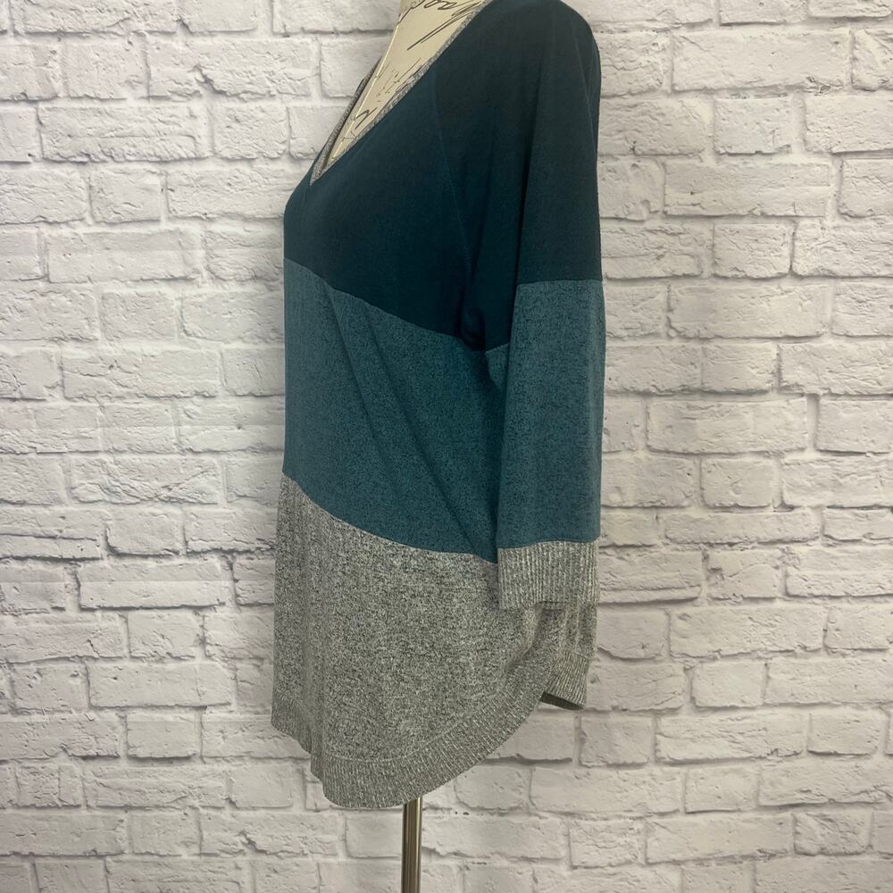 Maurice's Color Block 3/4 Sleeve Tunic Blouse Plus Size - Picture 5 of 6